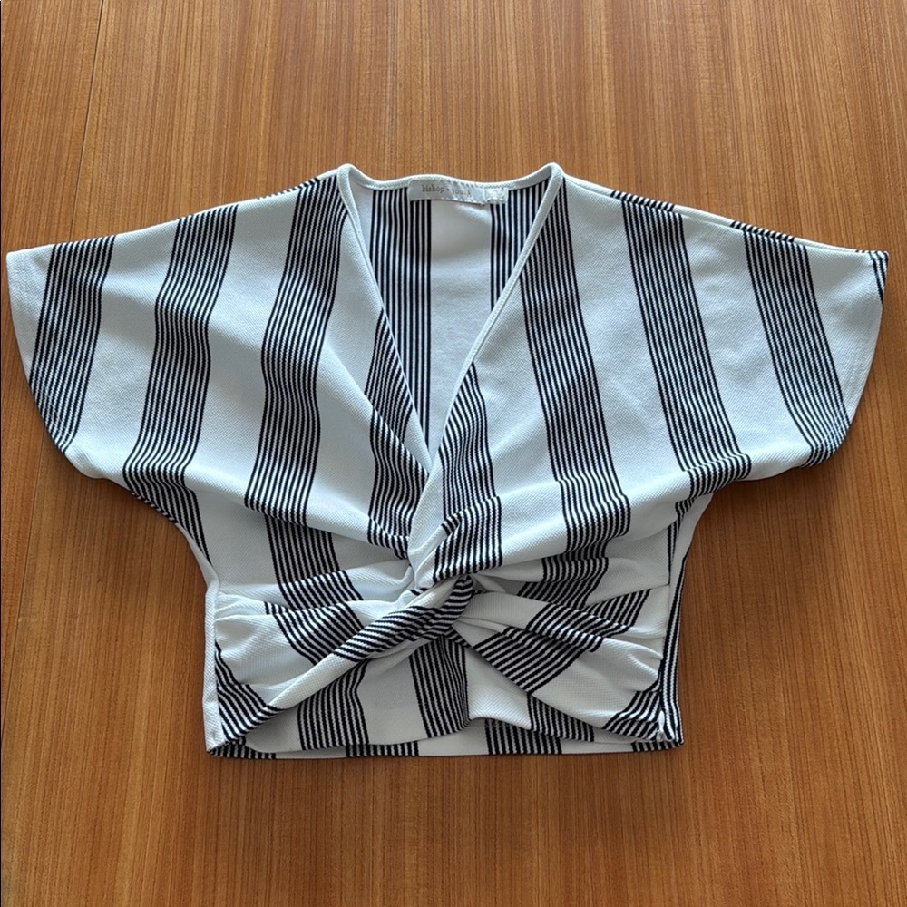 Bishop + Young Twist-Front Top Size PS